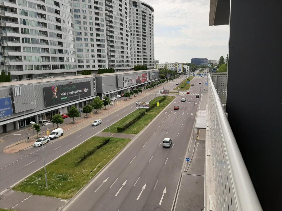 Apartment Cherry Bratislava & Free Parking Kültér fotó
