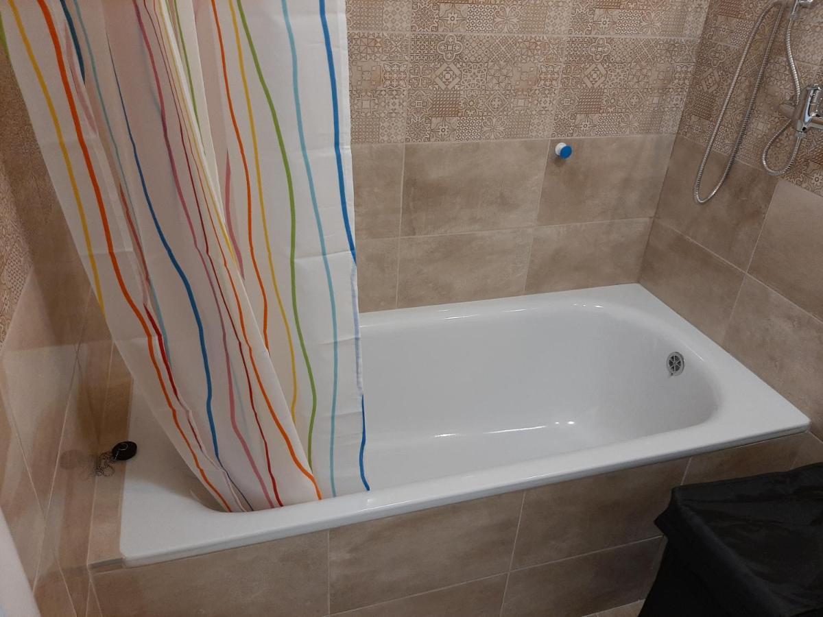 Apartment Cherry Bratislava & Free Parking Kültér fotó